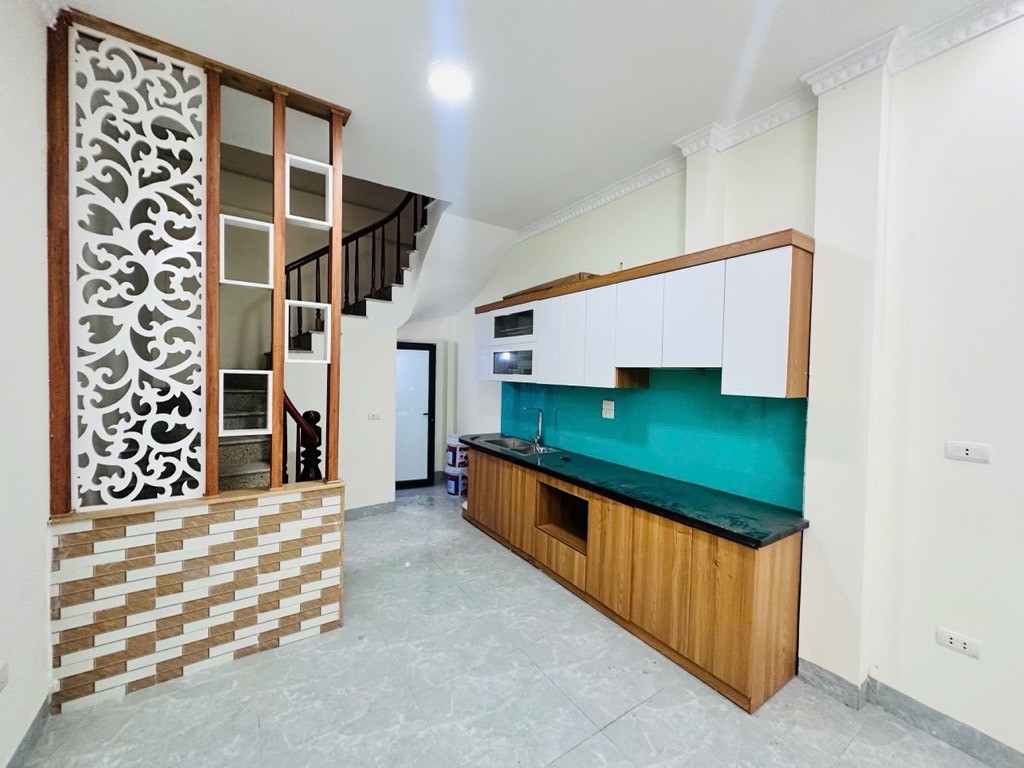 Bán nhà Hồ Tùng Mậu, Ngõ rộng thoáng, Gần phố, Nhà mới đẹp ở luôn, 36m2, Chỉ nhỉnh 8 tỷ 3
