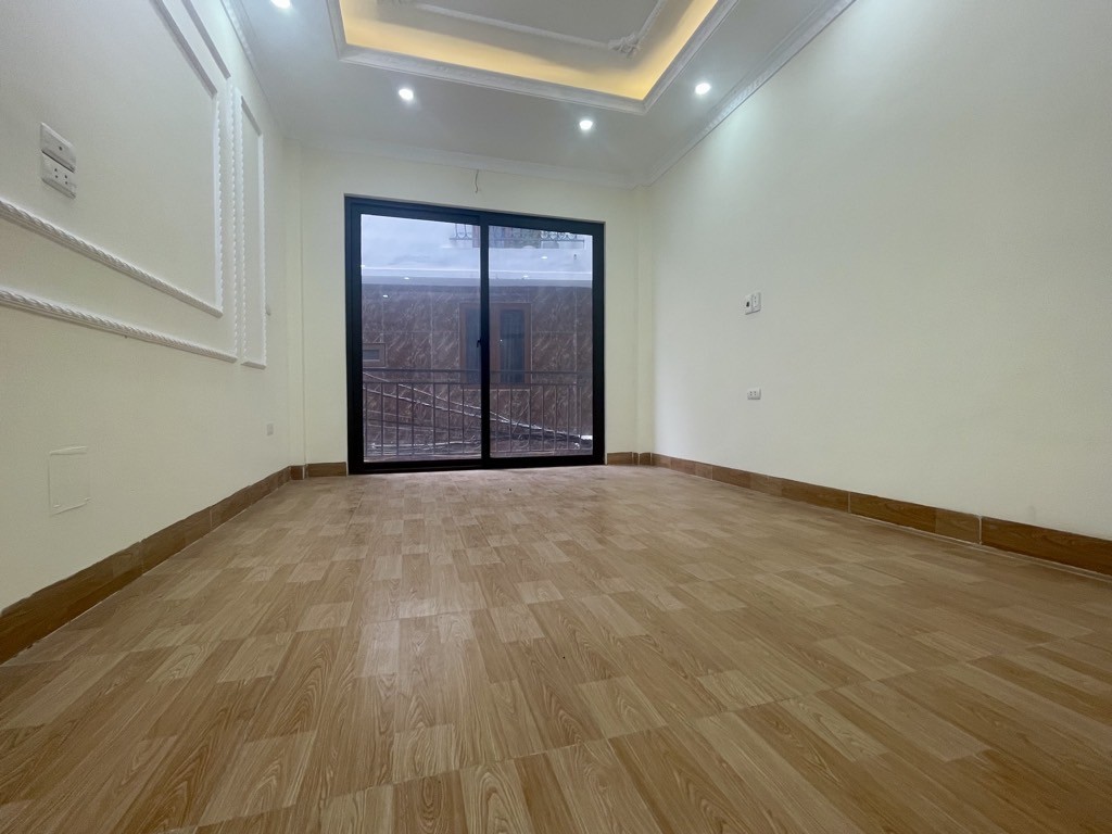 Bán nhà Hồ Tùng Mậu, Ngõ rộng thoáng, Gần phố, Nhà mới đẹp ở luôn, 36m2, Chỉ nhỉnh 8 tỷ 4