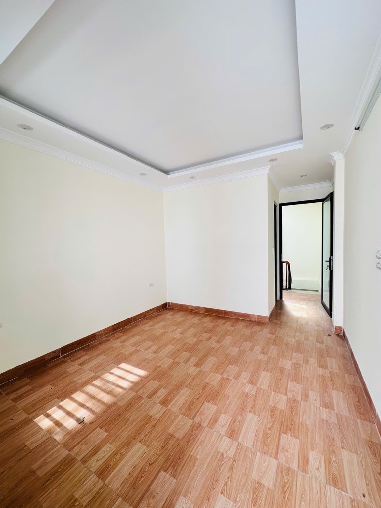 Bán nhà Hồ Tùng Mậu, Ngõ rộng thoáng, Gần phố, Nhà mới đẹp ở luôn, 36m2, Chỉ nhỉnh 8 tỷ 6