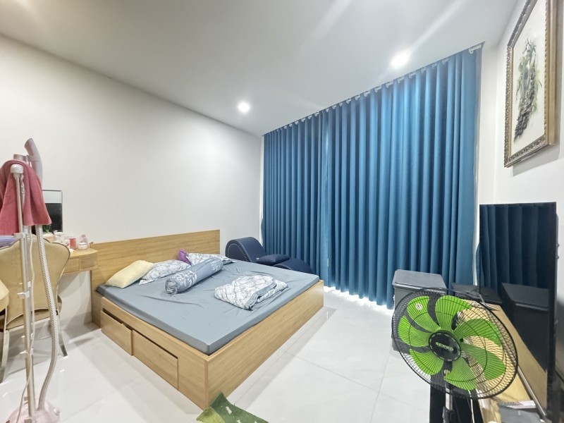 Bán nhà đường Nguyễn Xiển, Q.9: 66m2, 3 tầng, 4PN, SH, 5.5 tỷ. LH: 0933125879 3