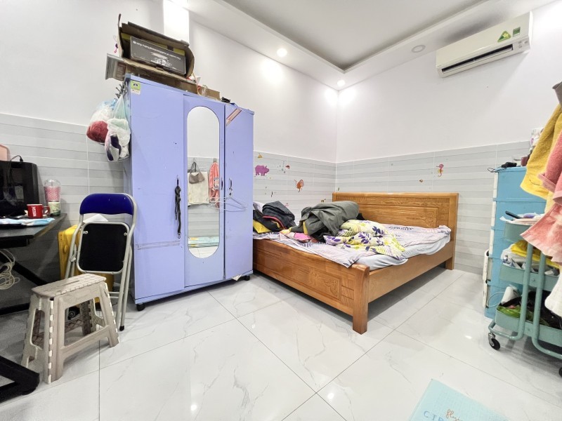 Bán nhà đường Số 11, Linh Xuân, TP HCM.  DT 75m2, 2 tầng, 3PN, SH. Giá 5.5 tỷ. 5