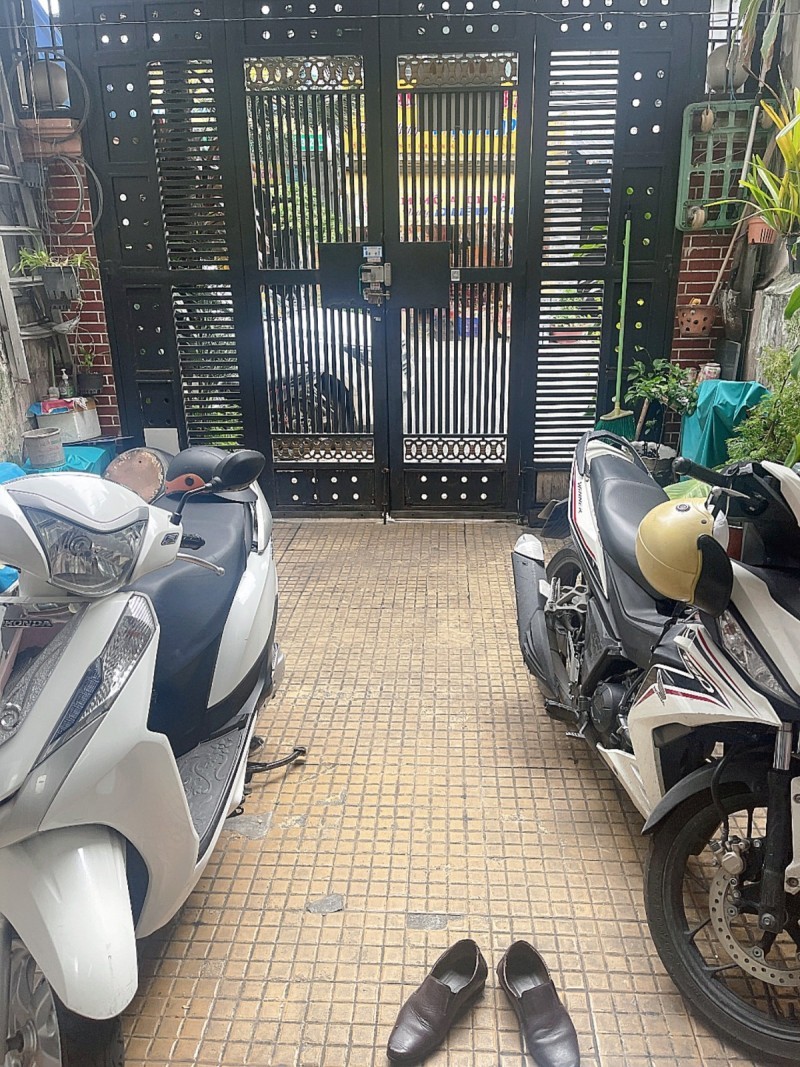Bán nhà mặt tiền Nguyễn Xuân Khoát-ngang 4m-gần ngã 4 Vườn Lài-kinh doanh sầm uất 2