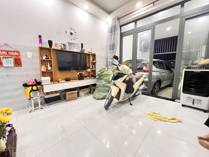 Bán nhà đường Số 11, Linh Xuân, TP HCM.  DT 75m2, 2 tầng, 3PN, SH. Giá 5.5 tỷ. 4