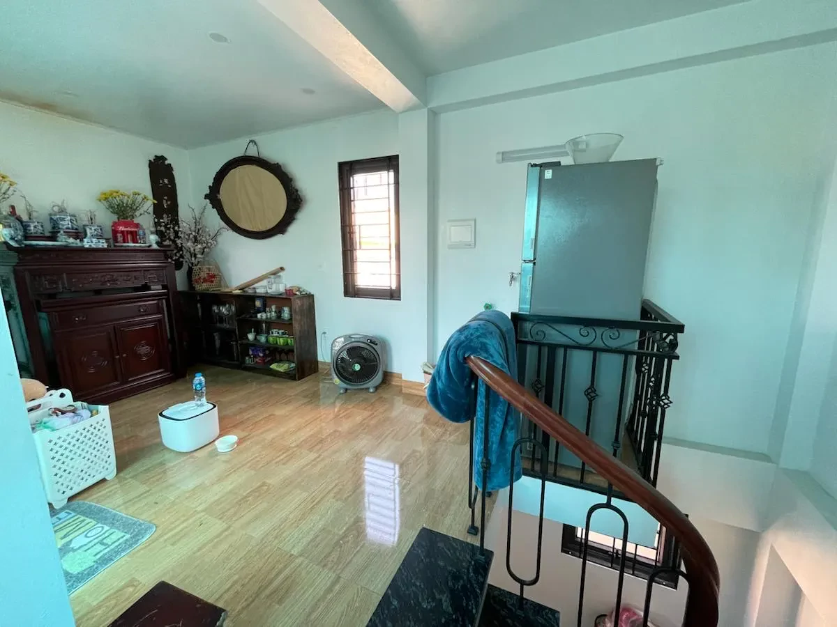 Bán nhà Ngõ Kiến Thiết 26m2. 5 tầng. mặt tiền 4.5m. giá 8.2 tỷ Hai Bà Trưng Hà Nội