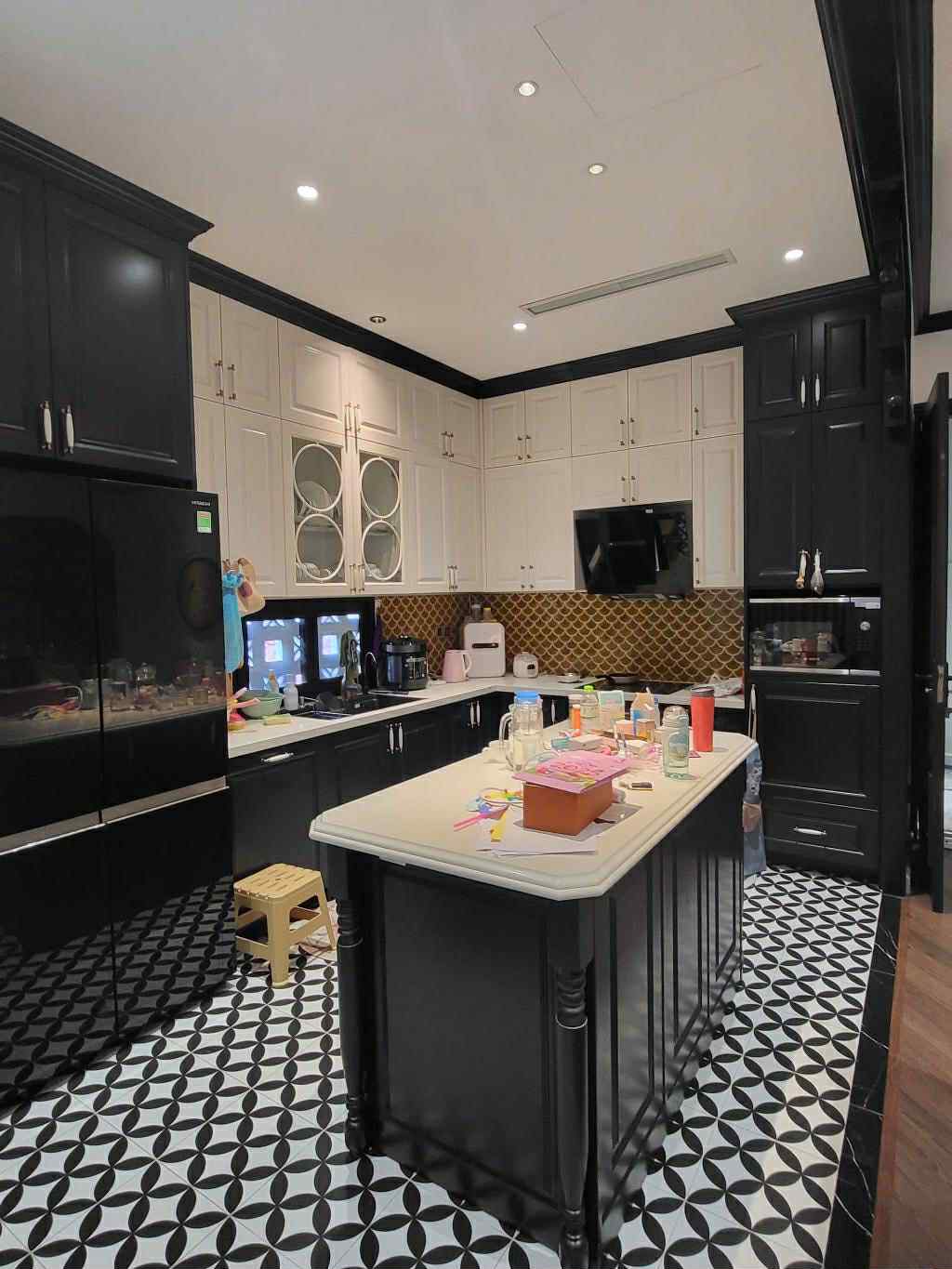 nhà đẹp Hồng Tiến, 65m x 5 tầng, mặt tiền 7.4m, gara ôtô, phong cách indochina 3