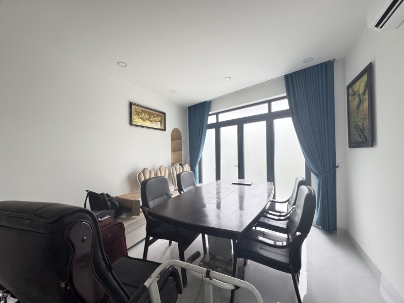 Bán nhà đường Nguyễn Xiển, Q.9: 66m2, 3 tầng, 4PN, SH, 5.5 tỷ. LH: 0933125879 2