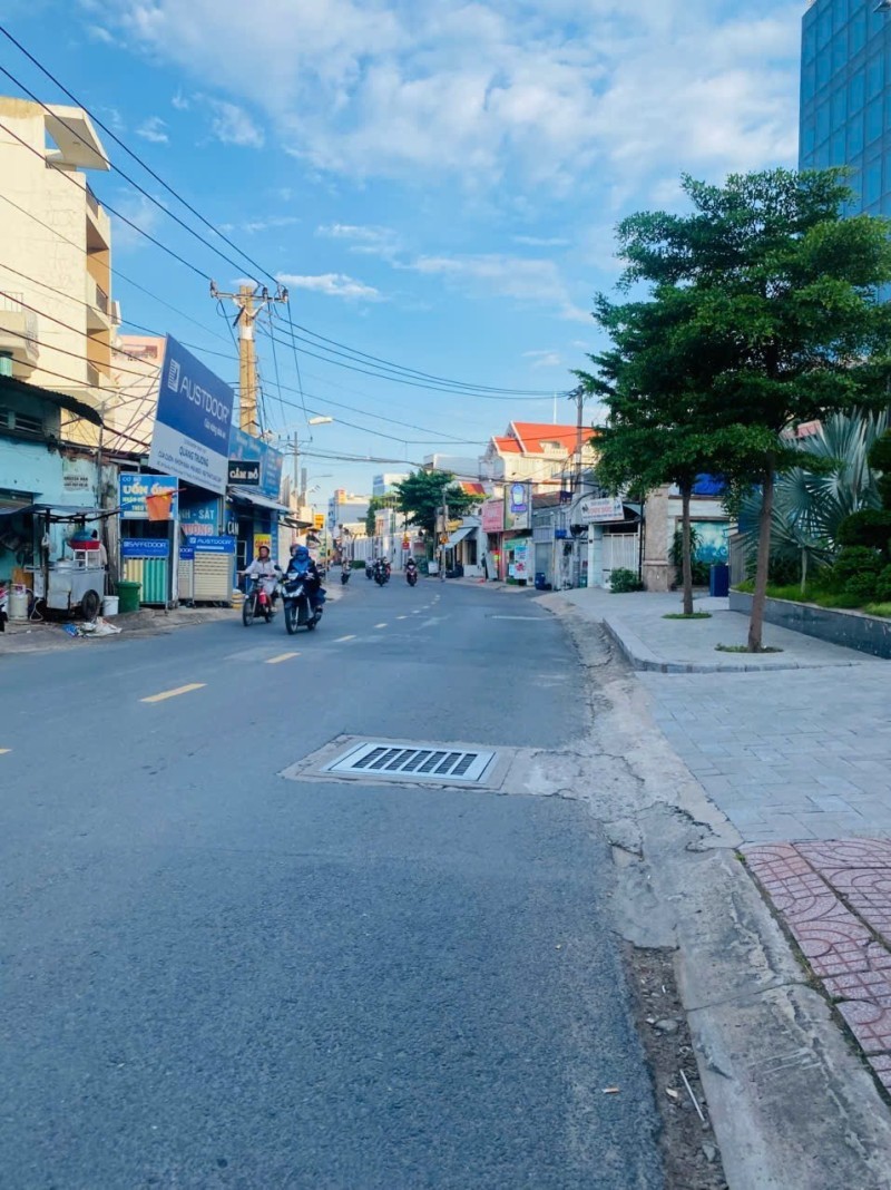 Bán nhà 5 tầng, 24 phòng trọ đường Số 9, Tăng Nhơn Phú B, Q.9, TP HCM. DT 168m2, sổ hồng riêng, 5