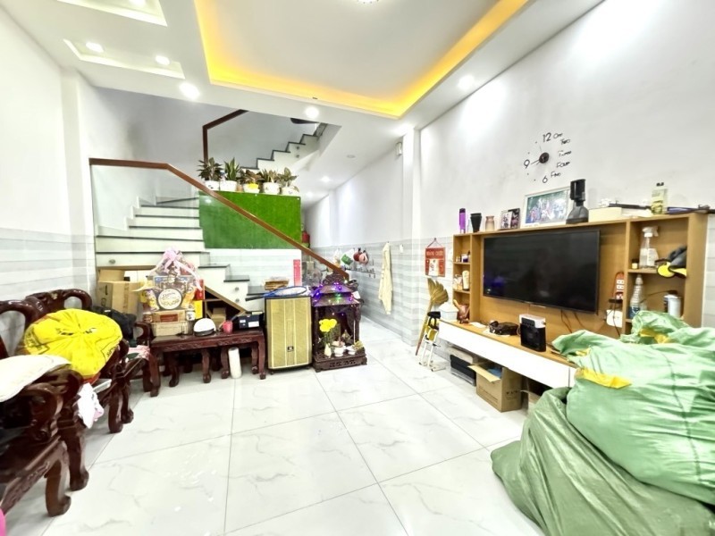Bán nhà đường Số 11, Linh Xuân, TP HCM.  DT 75m2, 2 tầng, 3PN, SH. Giá 5.5 tỷ.