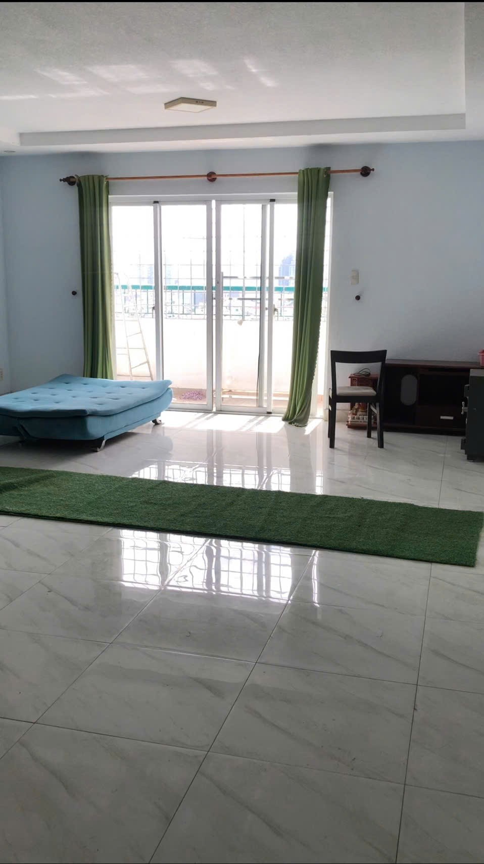 Cần Cho thuê Căn Hộ Blue Sapphire  Quận 6, Dt : 110 m2, 3PN, Giá : 10.5 tr/th, Có Nội Thất