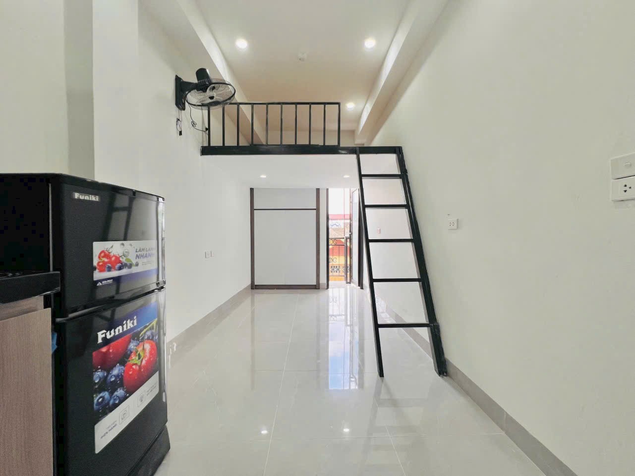 Bán toà căn hộ dịch vụ phố Khương Đình 90m 24 phòng khép kín thẳng tắp 15m ô tô tránh 4