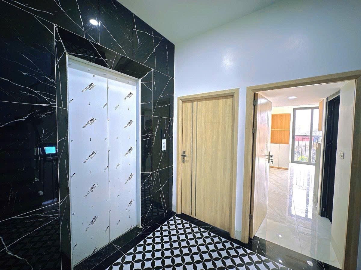 Bán tòa chung cư mini cao cấp phố Hoàng Đạo Thành - Ô tô đỗ cửa 80m x 8 tầng 22 phòng khép kín 4
