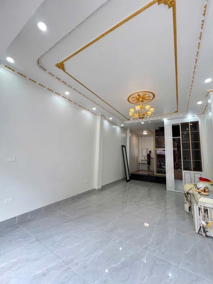 Bán nhà mặt chợ Phương Mai - Ngõ Ô tô kinh doanh sầm uất - Thông các ngả - 5 tầng Ô chờ thang máy 2