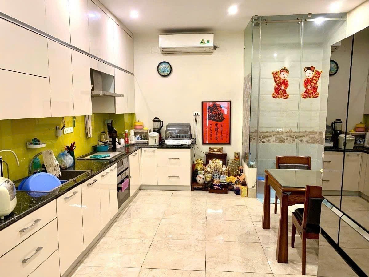 Bán nhà Lương Thế Vinh - Ngõ trước nhà thông  Ô tô ra vào thoải mái - 120m sổ đỏ chỉ 25 tỷ 2