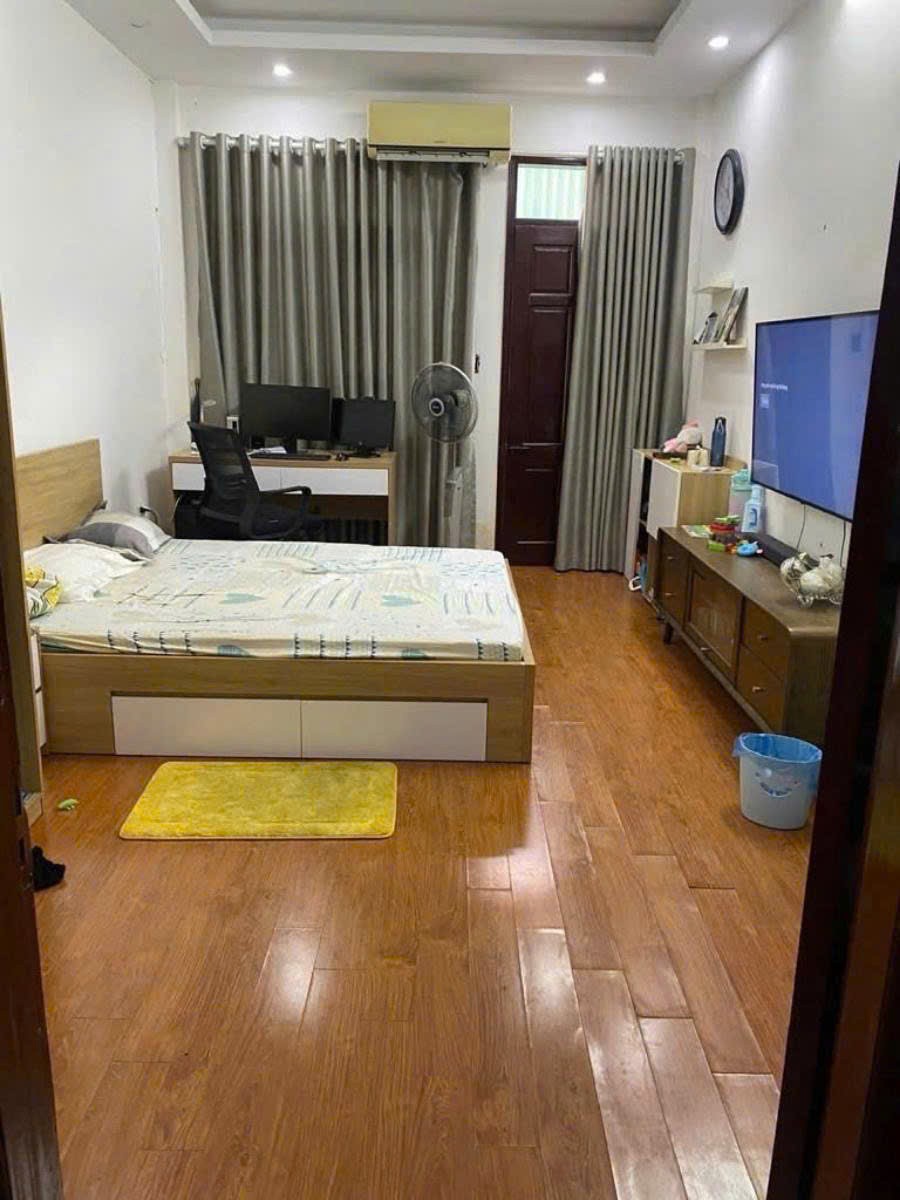 Bán nhà trong ngõ phố Quan Nhân -  33m 5 tầng 8,05 tỷ ba gác thông - Sổ đỏ vuông vắn 2