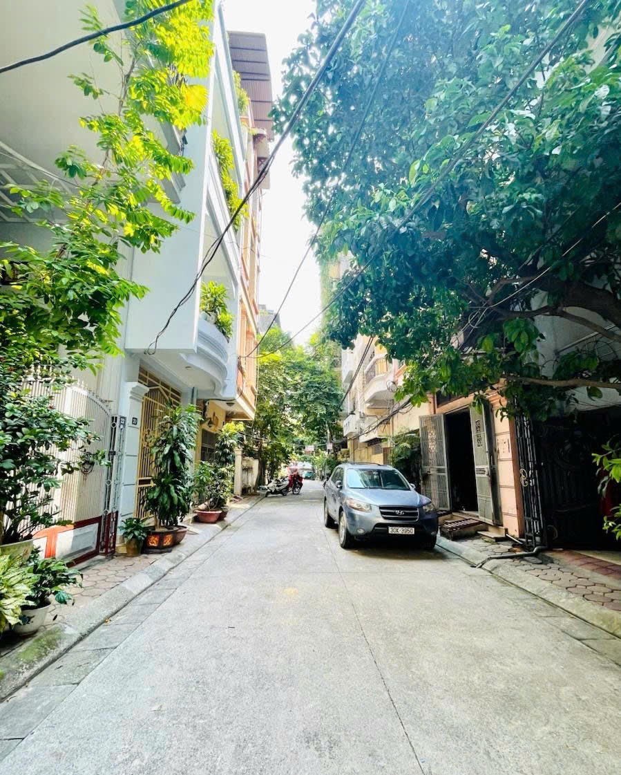 Bán nhà Lương Thế Vinh - Ngõ trước nhà thông  Ô tô ra vào thoải mái - 120m sổ đỏ chỉ 25 tỷ
