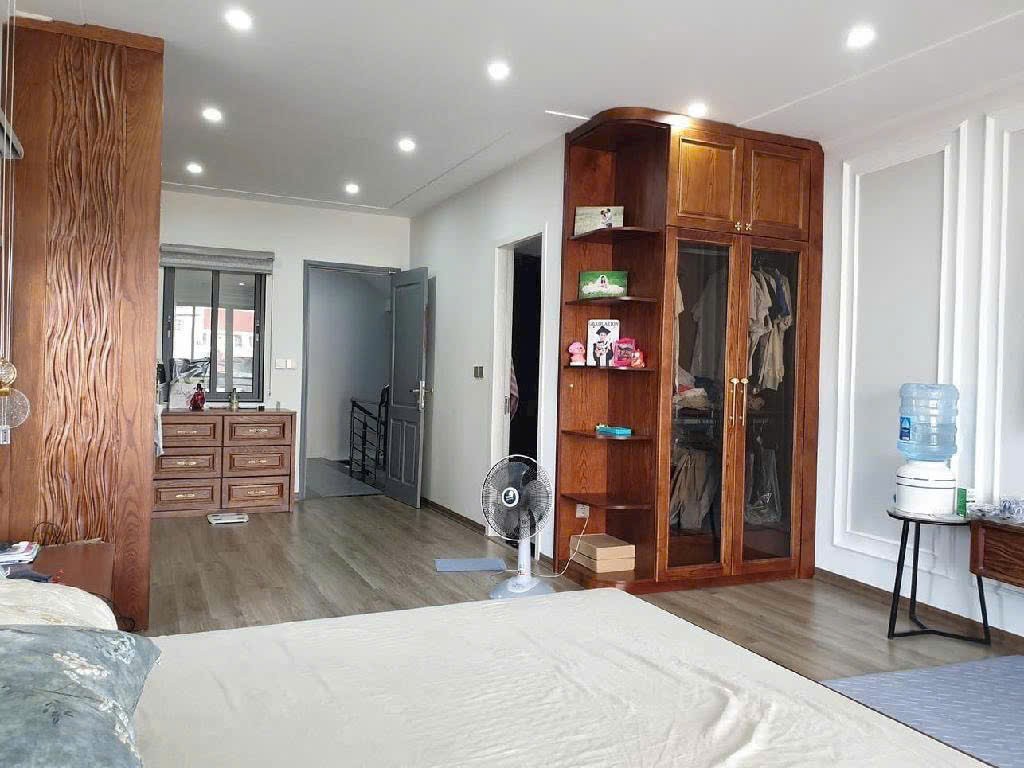 Bán nhà phân lô Huỳnh Thúc Kháng - Sổ đỏ 80m 5 tầng - Vỉa hè rộng, 2 mặt ngõ - Kinh doanh 4