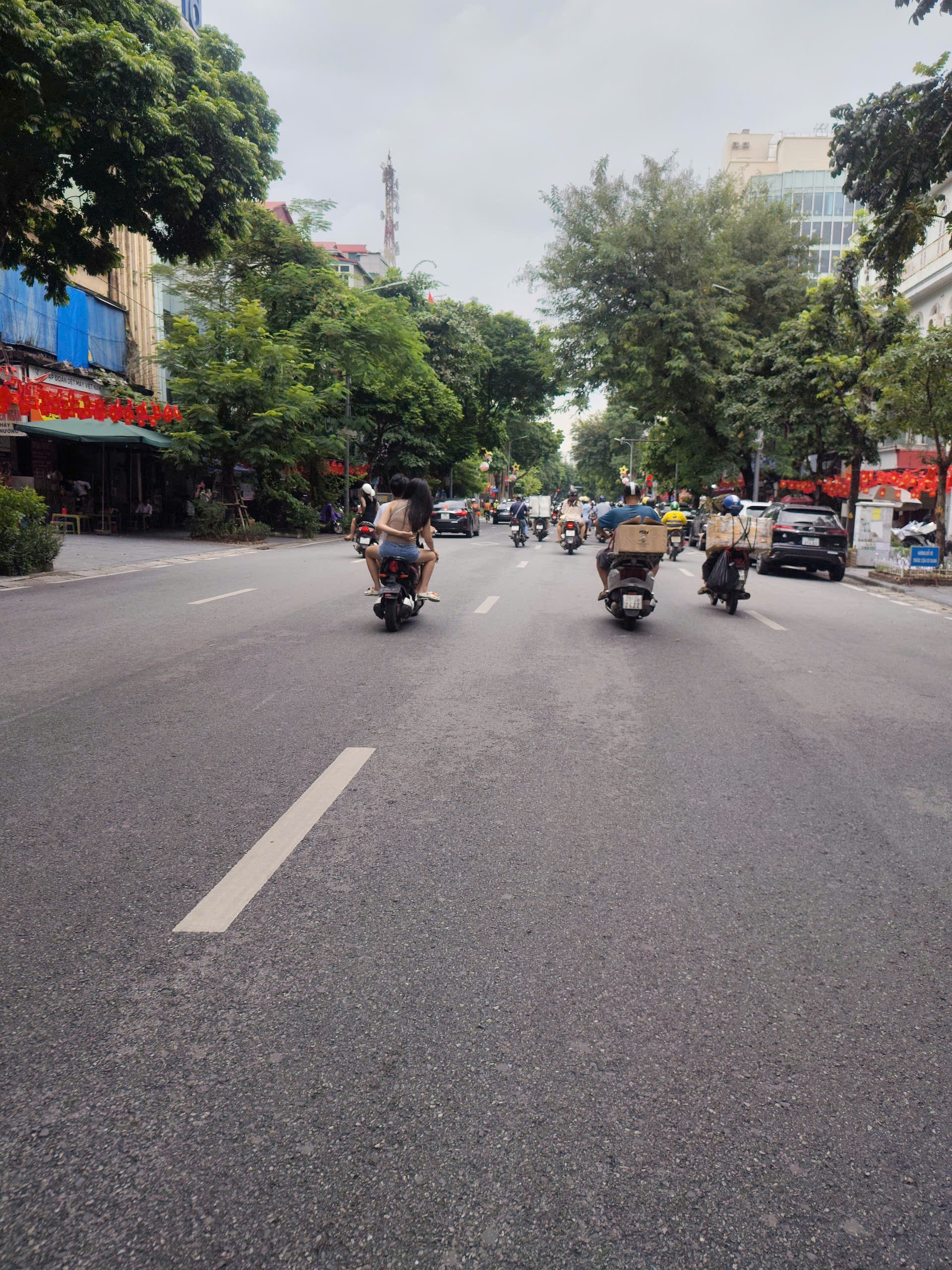 Cần bán Nhà mặt tiền đường Phố Huế, Phường Phố Huế, Diện tích 819m², Giá 420.000.000.000 Tỷ 2