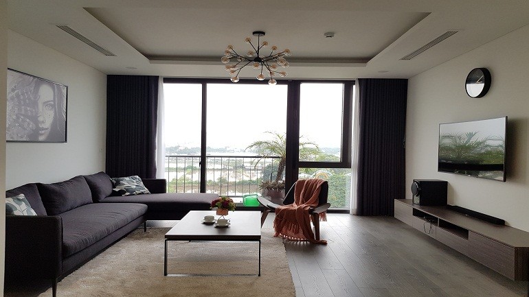 Cho thuê căn hộ dịch vụ tại Trịnh Công Sơn, Tây Hồ, 120m2, 3PN, ban công, đầy đủ nội thất đẹp 2