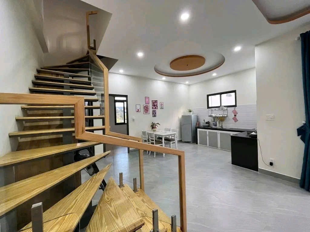 BÁN NHÀ 2 MẶT TIỀN ĐẸP - HẺM Ô TÔ 4M HÙNG VƯƠNG, ĐÀ LẠT CHỈ 4.8 TỶ 2