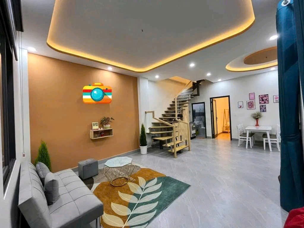 BÁN NHÀ 2 MẶT TIỀN ĐẸP - HẺM Ô TÔ 4M HÙNG VƯƠNG, ĐÀ LẠT CHỈ 4.8 TỶ