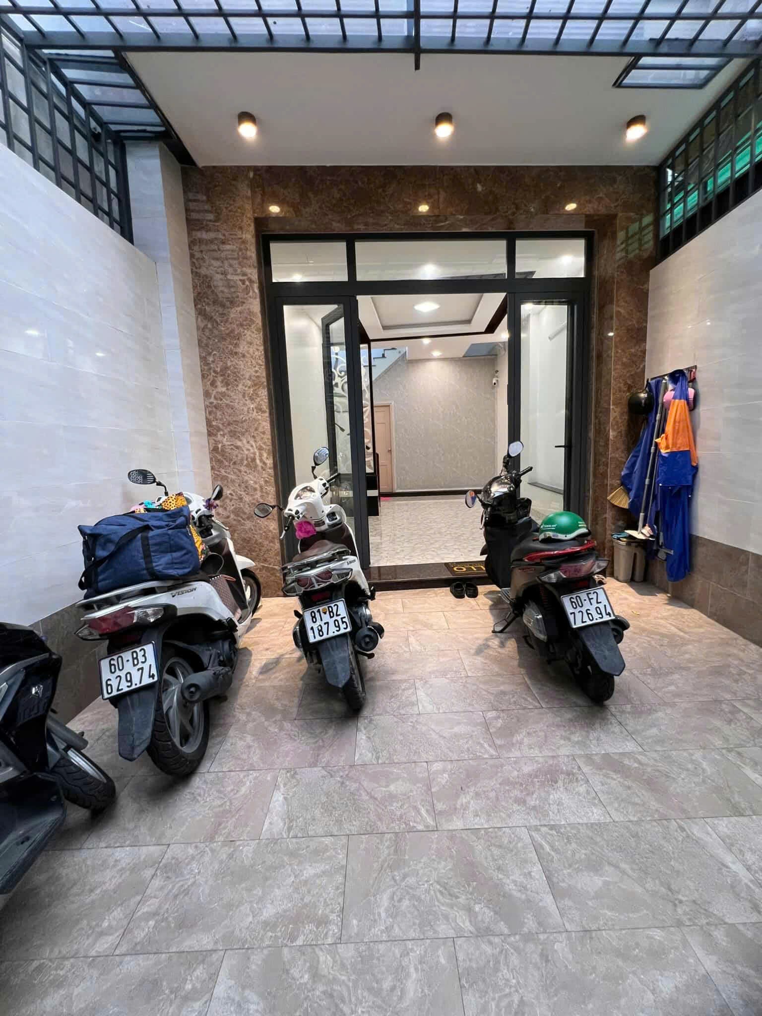 MẶT TIỀN PHÚ NHUẬN - 4 TẦNG ĐẸP 70M² (4×17) - GIÁ RẺ 14.2 TỶ - CHO THUÊ 30TR/THÁNG 11