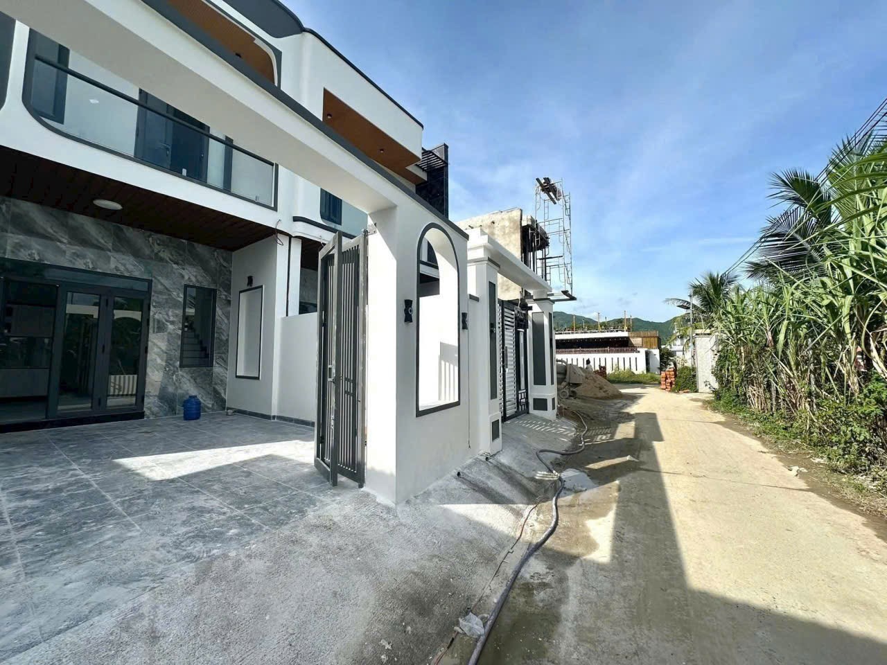 Bán nhà Diên Điền mới hoàn thiện ngay trung tâm xã - hẻm Rọc Chu đường thông 4