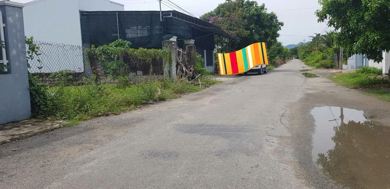 Bán đất Suối Tiên mặt tiền đường nhựa liên thôn QH 30m 4