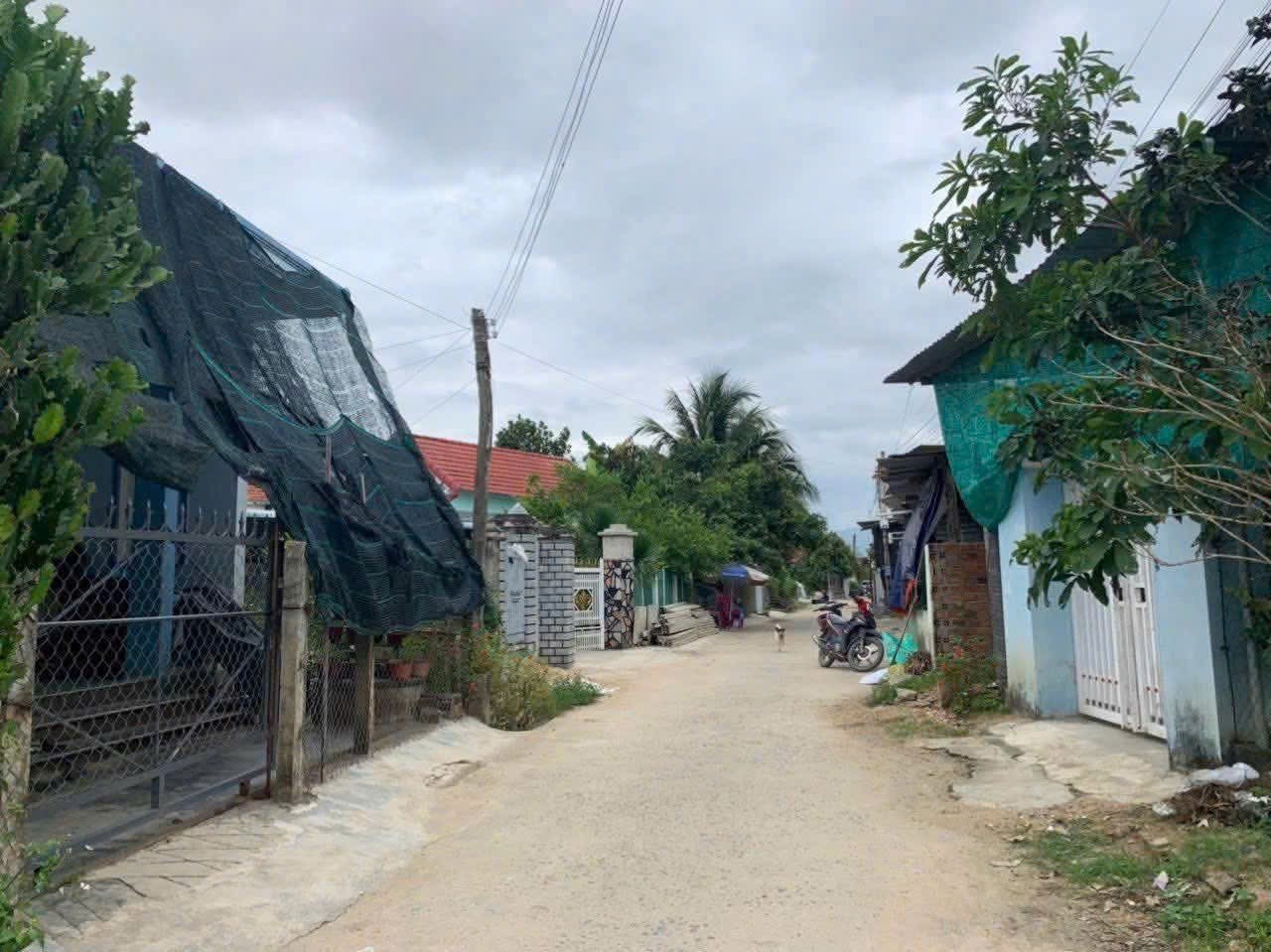 Bán đất Bình Lộc mặt đường bê tông nội thôn sát bên Hương Lộ 39 - giá rẻ xây nhà an cư 5