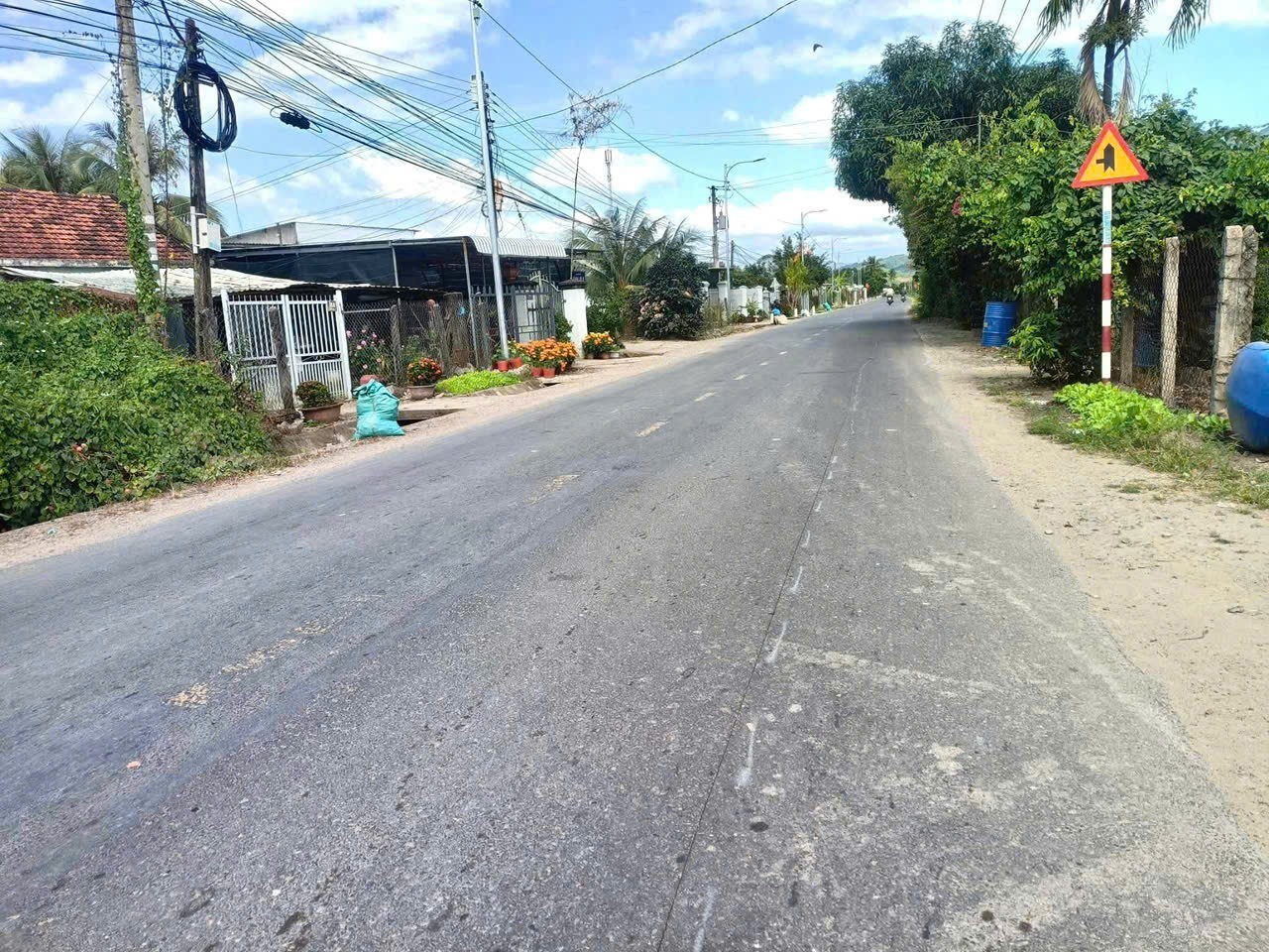 Bán đất mặt tiền Tỉnh Lộ 8 - Diên Lâm gần trường Tiểu học 2