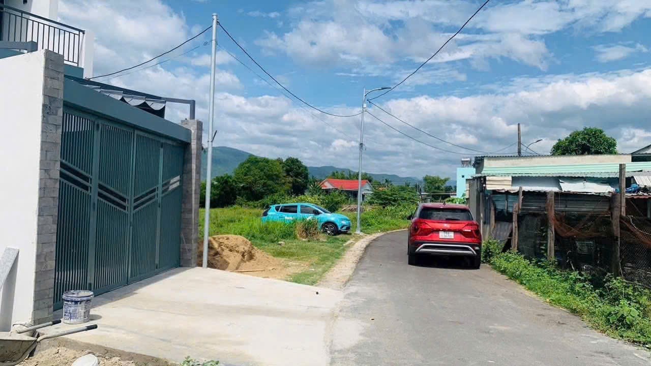 Bán đất Diên Hoà thôn Lạc Lợi full thổ sau cây xăng Hưng Thịnh đi vào - đường nhựa thông 6