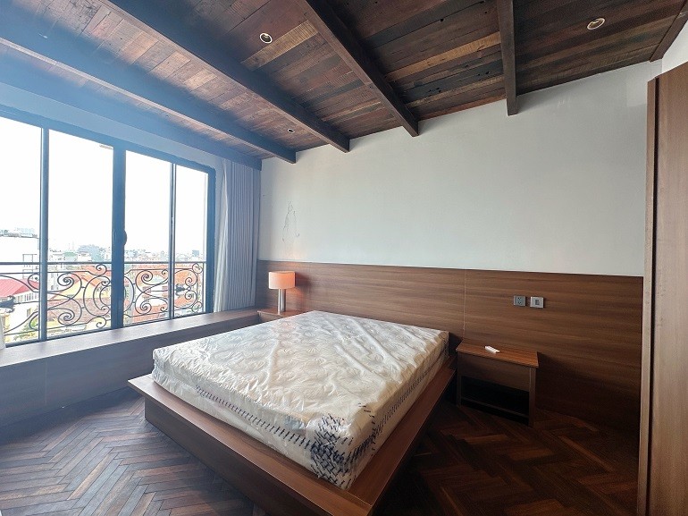 Cho thuê căn hộ 2PN rộng 90m2 tại Tô Ngọc Vân, Tây Hồ, đầy đủ nội thất hiện đại, cao cấp 4