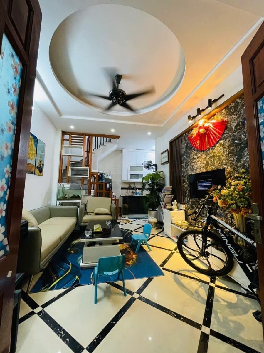 Bán gấp nhà Khương Trung - Ngõ nông, sát phố - trước nhà cực thoáng - 5 tầng, giá nhỉnh 8 tỷ