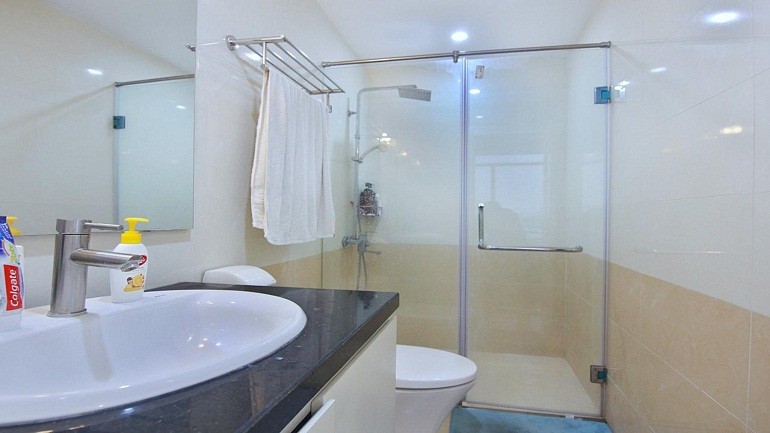 Cho thuê căn hộ dịch vụ tại Yên Phụ, Tây Hồ, 100m2, 2PN, ban công, view hồ, đầy đủ nội thất 10