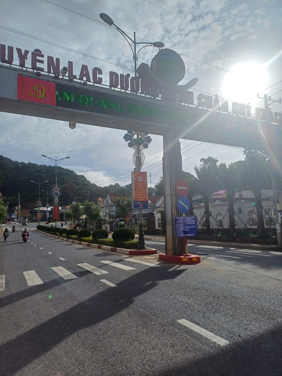 BÁN ĐẤT LÔ GÓC 2 MẶT TIỀN – TRUNG TÂM THỊ TRẤN LẠC DƯƠNG – P. LANGBIANG – ĐÀ LẠT