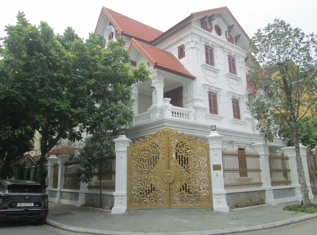 Biệt thự lô Góc KĐT Lideco trục chính gần hồ điều hòa 170m2 chỉ 23.x tỷ. LH 0989626116