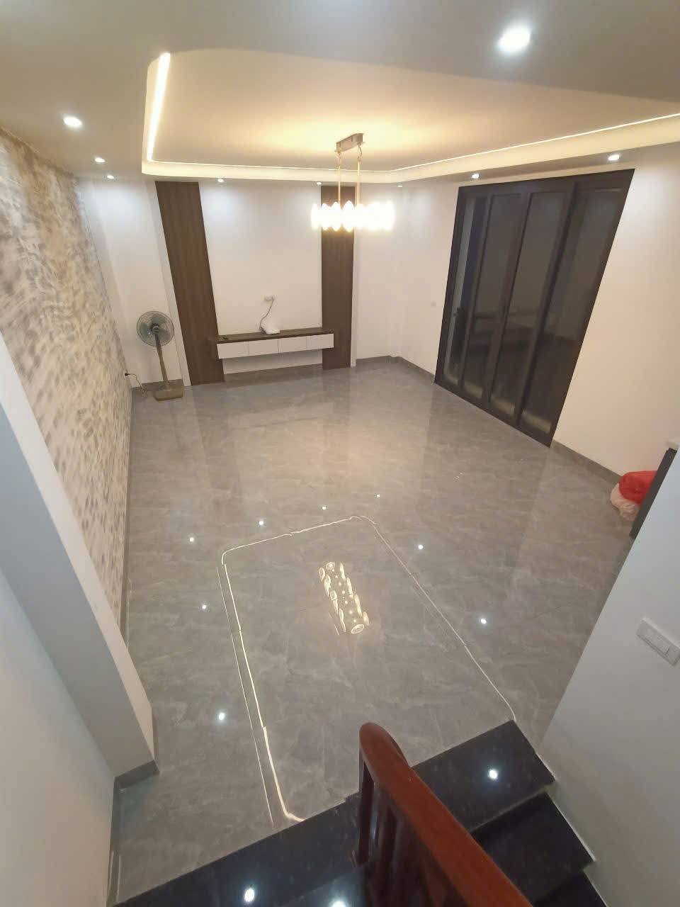 Cho thuê NHÀ ĐẸP - MỚI XÂY Mễ Trì Thượng, Nam Từ Liêm 45m x 5T giá 18 triệu, full đồ 4