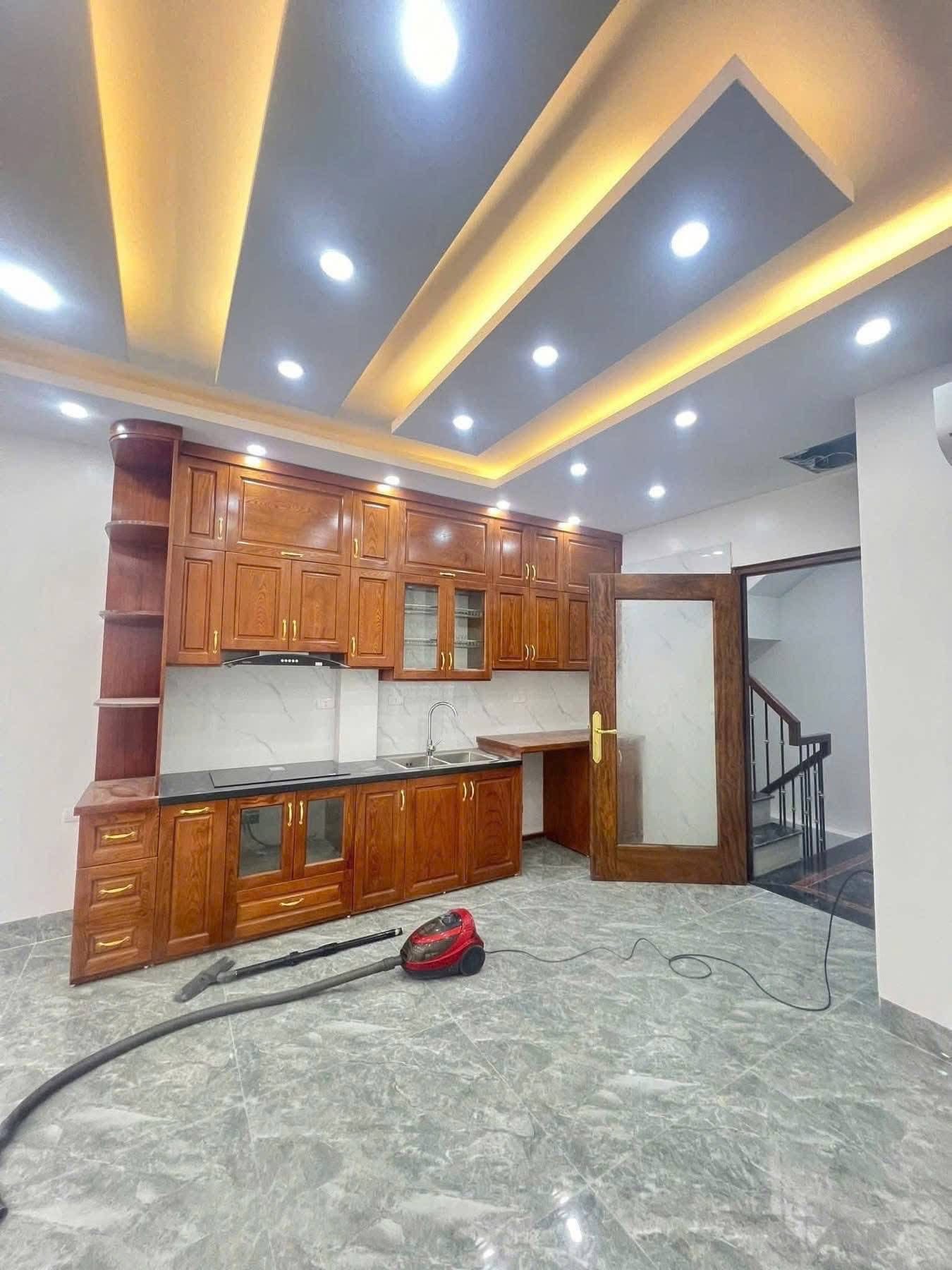 BÁN SIÊU PHẨM CCMN ĐỐNG ĐA 7 TẦNG THANG MÁY GẦN PHỐ 50M DÒNG TIỀN 70 TRIỆU/THÁNG 14,5 TỶ 3