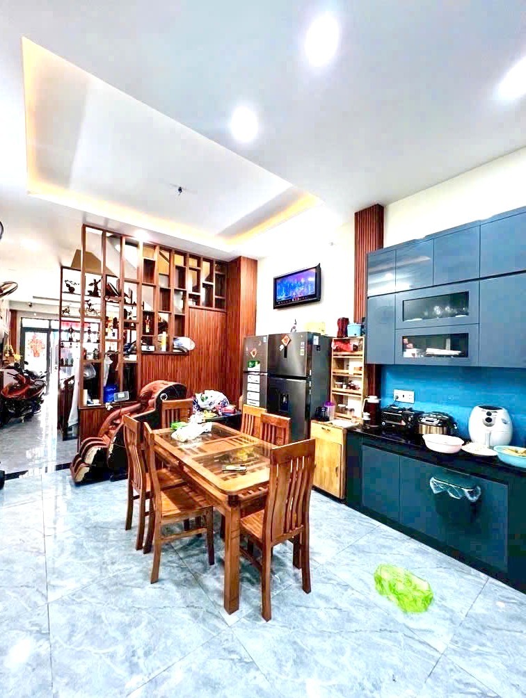 Gần nhà ga T3! Nhà Đẹp 72M² 4 Tầng Ô TÔ NGỦ TRONG NHÀ – 6.x Tỷ TL! 3