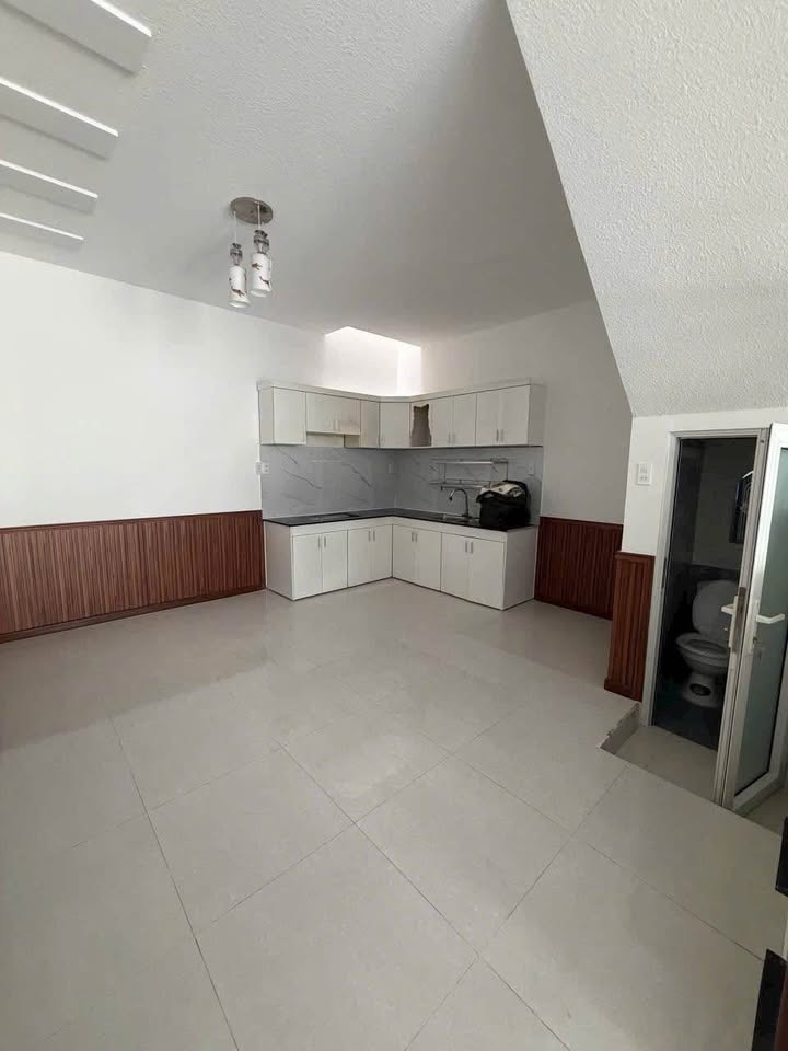 CẦN TIỀN BÁN CĂN NHÀ ĐƯỜNG OTO (ĐẬU SÂN) P.XUÂN HƯƠNG ( P4 CŨ), ĐÀ LẠT Giá Bán 6.4 Tỷ 5