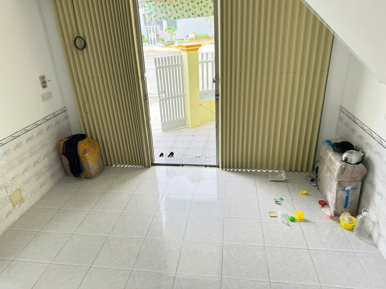 Nhà 2 tầng 2 mặt tiền đường Ngô Văn Sở – gần biển Phạm Văn Đồng , ngang 5m 4