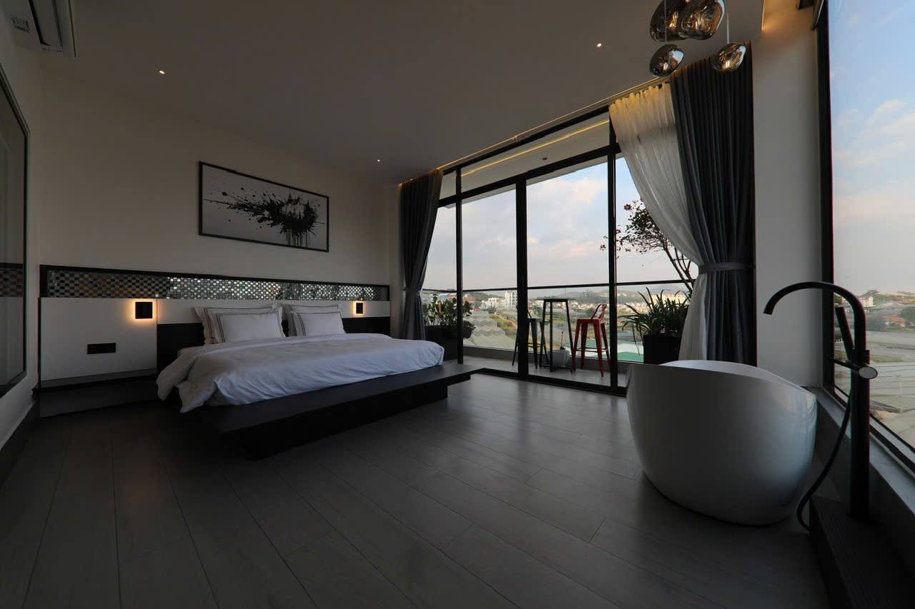 CẦN TIỀN BÁN GẤP KHÁCH SẠN ĐÀ LẠT - VIEW THOÁNG - KINH DOANH TỐT ĐƯỜNG PHÙ ĐỔNG THIÊN VƯƠNG 300m2 3