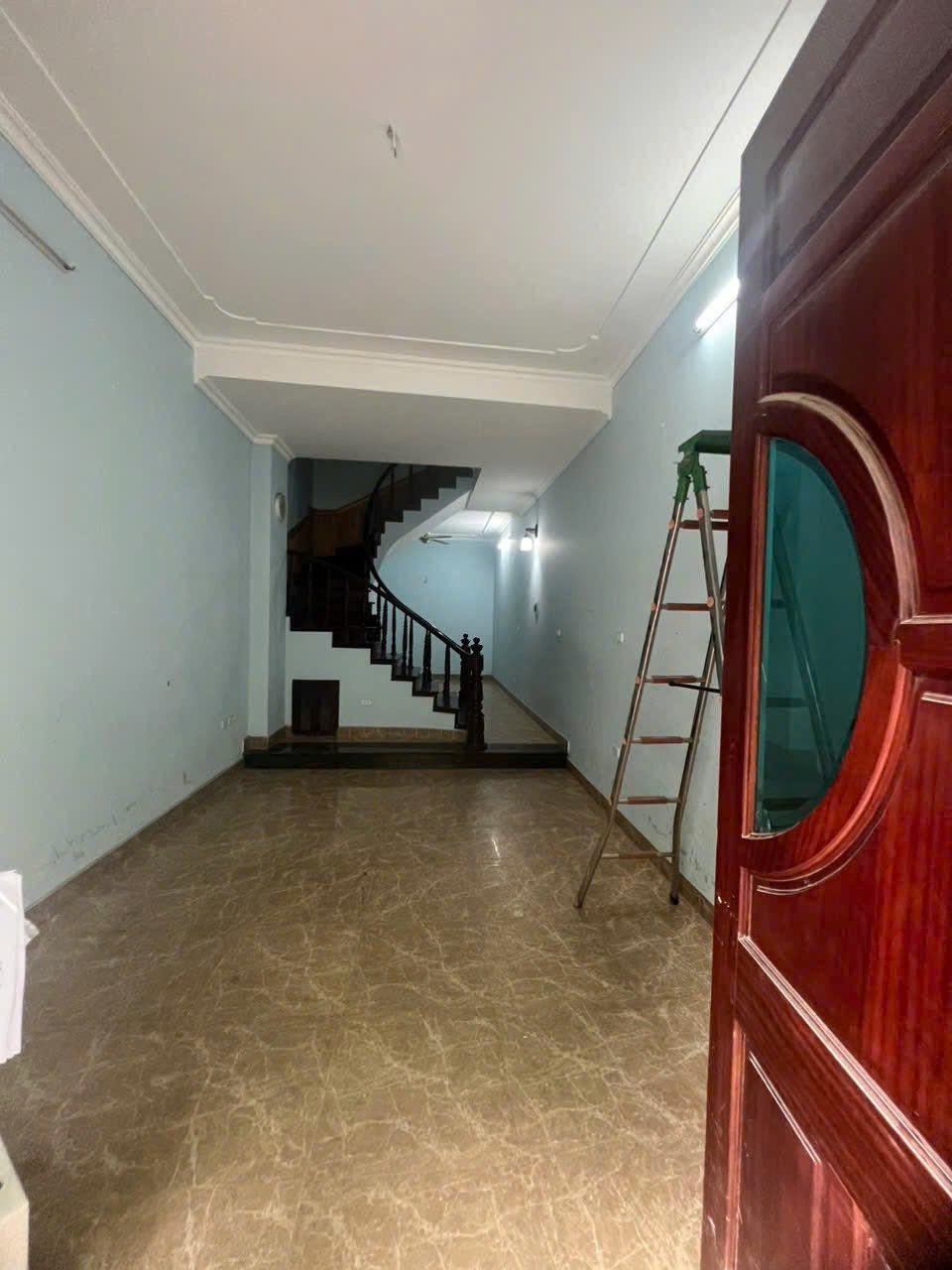 Cho thuê nhà riêng ngõ 78 phố Duy Tân, phường Cầu Giấy ( mới) 50m x 5T giá 25 triệu