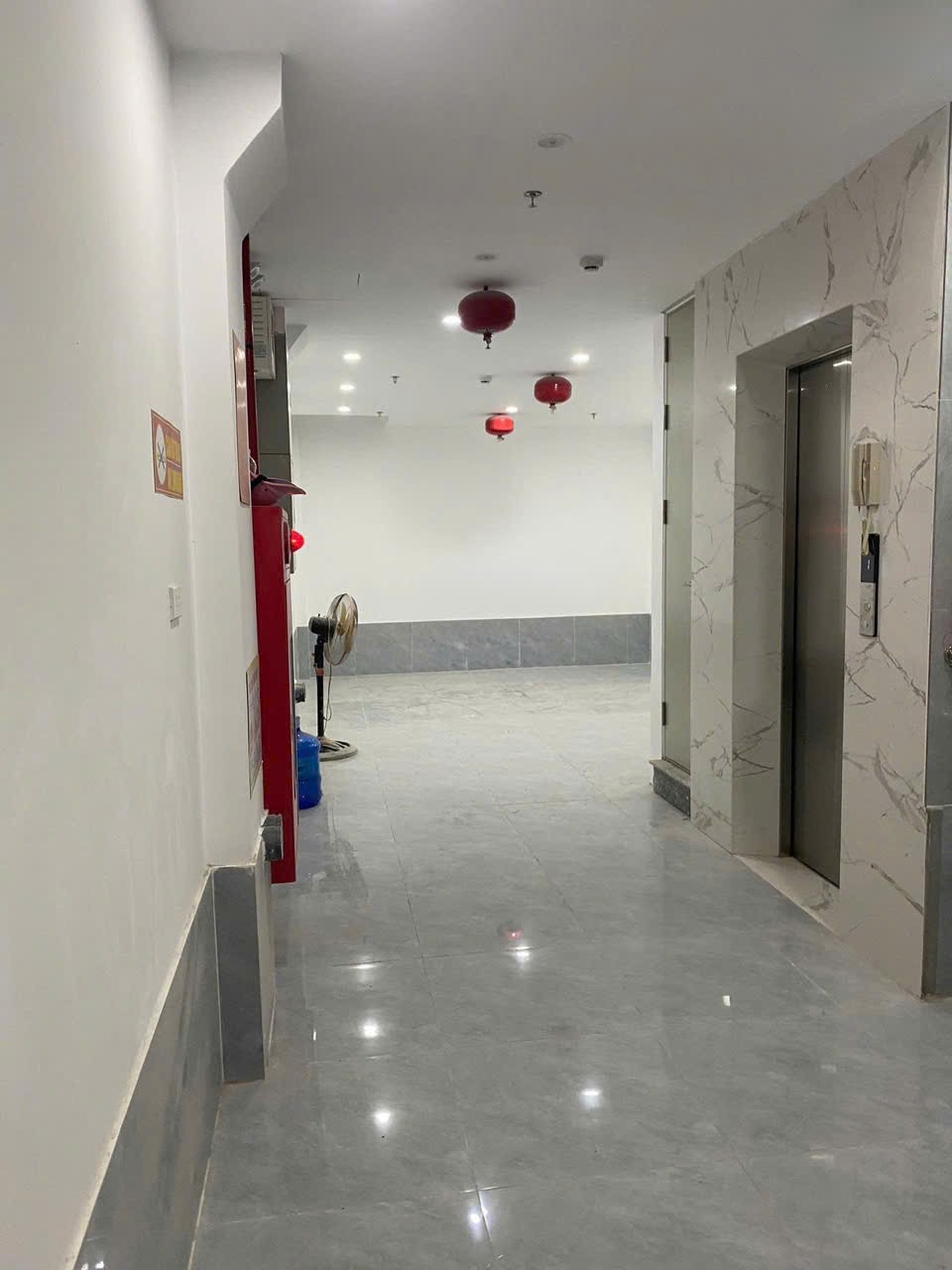 Cho thuê CHDV 195 Trần Cung, Cầu Giấy 50m x 7T, 10PKK giá 43tr, XÂY MỚI, THANG MÁY