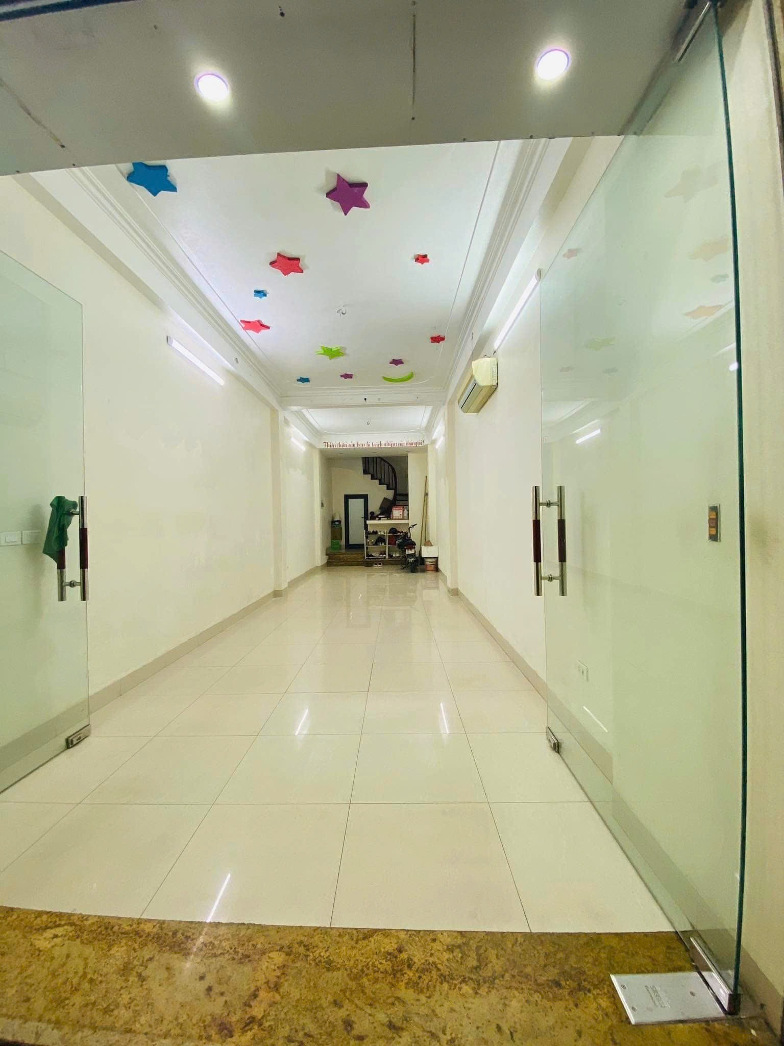 Cho thuê nhà riêng ngõ 129 Thiên Hiền, Nam Từ Liêm 50m x 5T giá 32tr, ngõ ô tô tránh 2