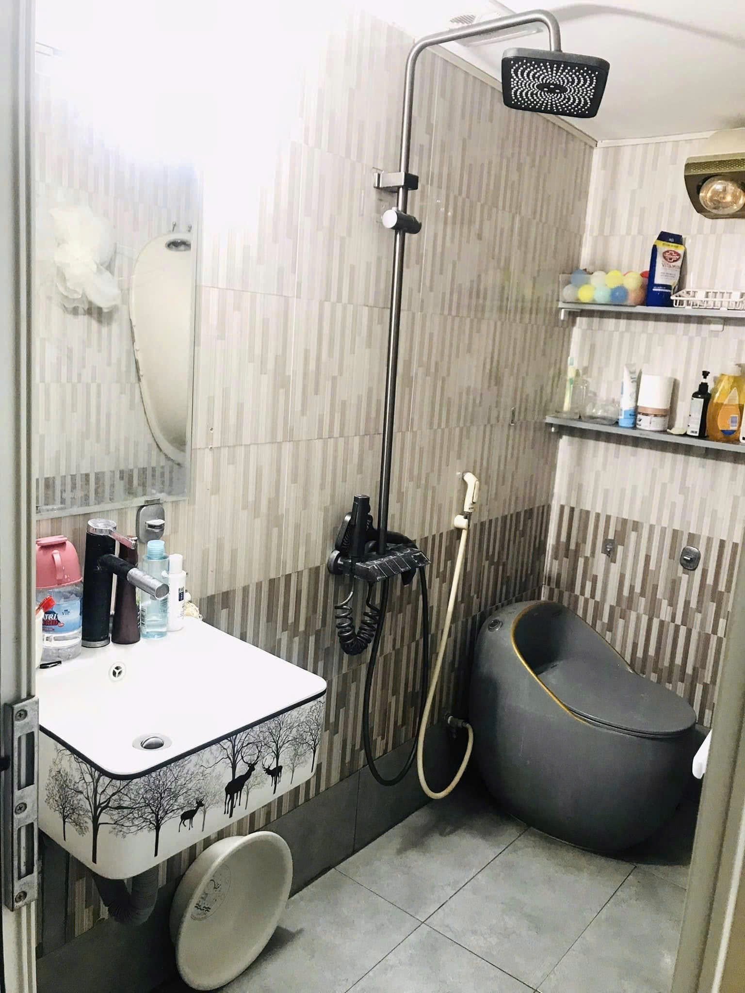 Cho thuê nhà ngõ 63 Trần Quốc Vượng, Cầu Giấy 35m x 5T giá 16TR, Ở NHÓM 8 NGƯỜI 4