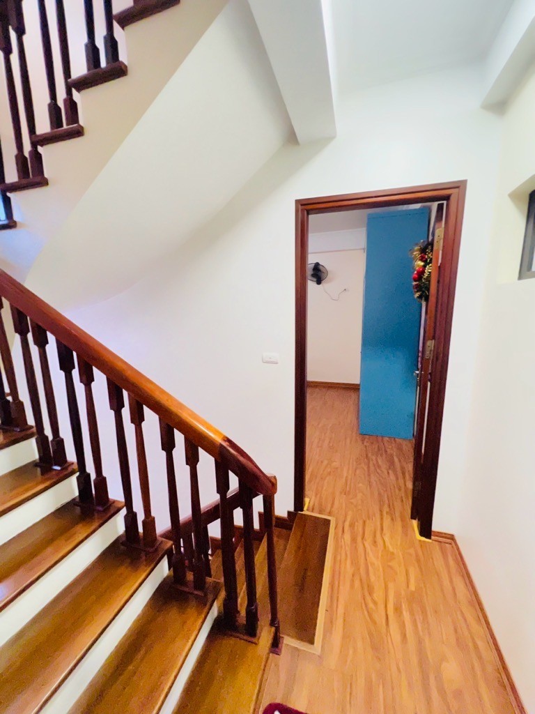 Bán nhà Lê Quang Đạo, Ngõ nông, 1 nhà ra oto, 2 thoáng, Đầy đủ tiện ích, Nhà đẹp ở luôn, 32m2x5T 4