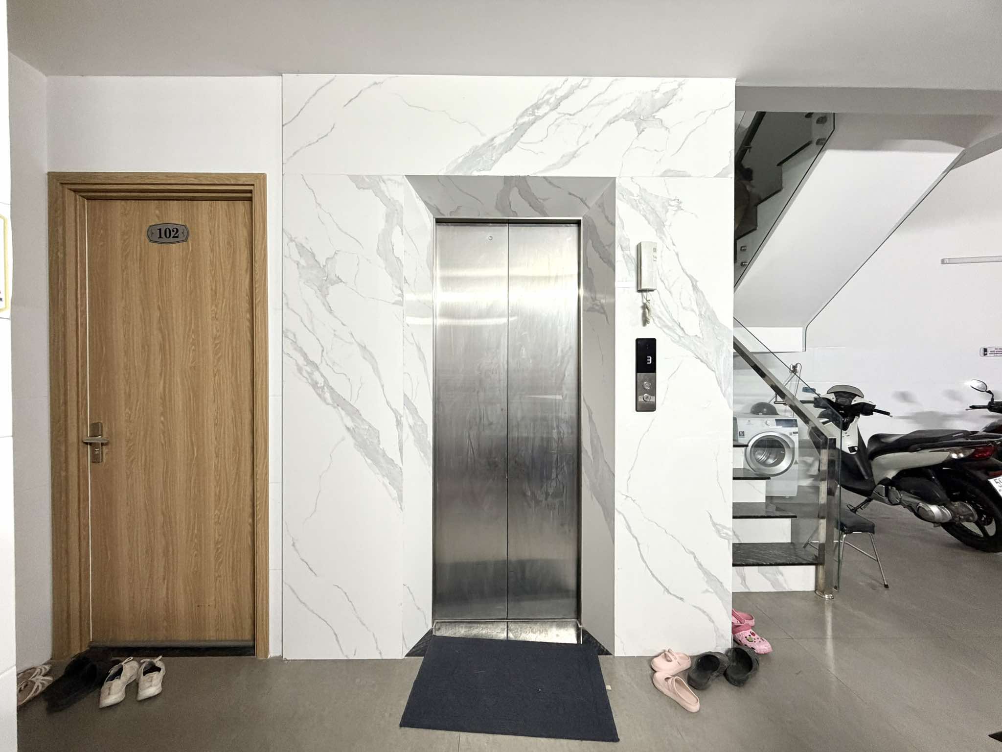 TOÀ NHÀ 8 TẦNG THANG MÁY - LÔ GÓC 3 MẶT THOÁNG - 13 PHÒNG HẺM NHỰA 6M - 24 TỶ 3