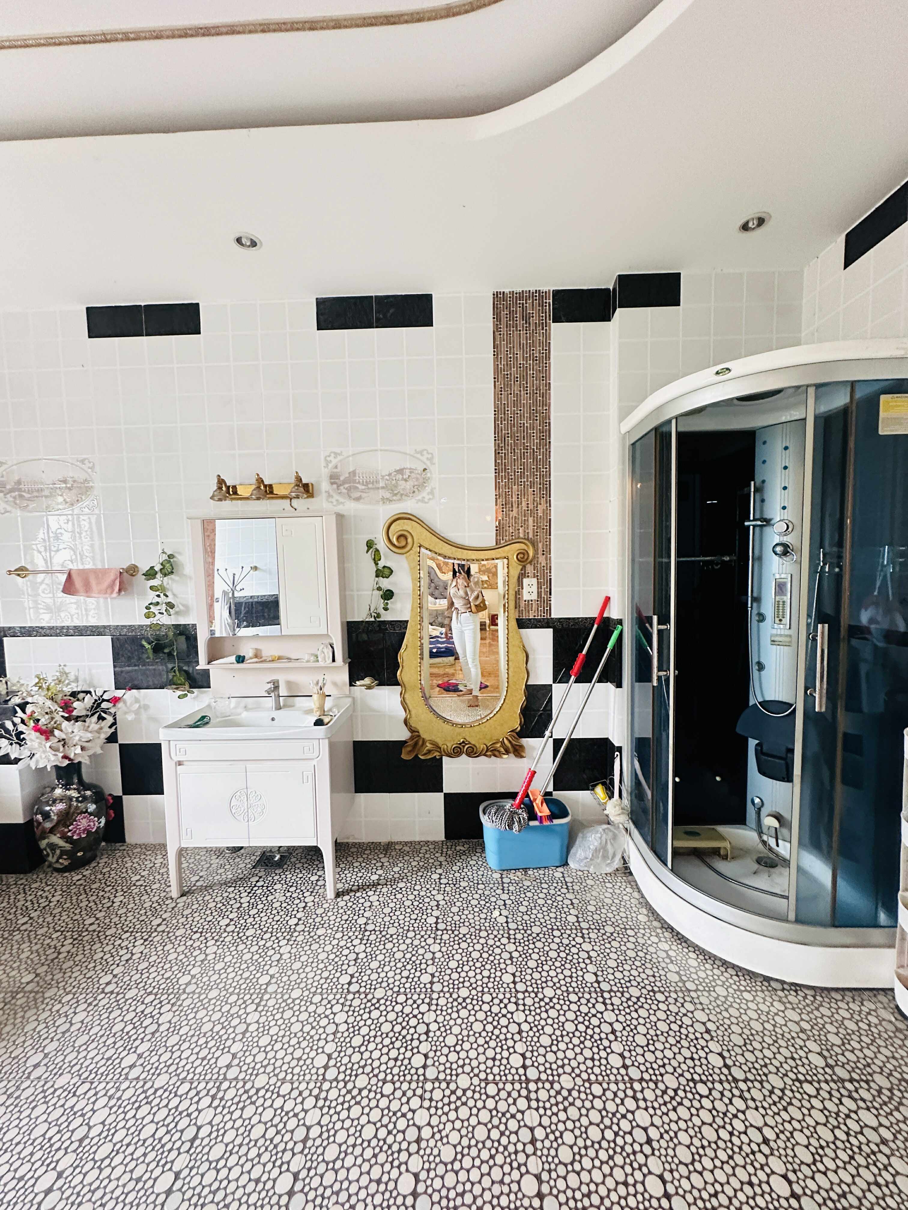 SIÊU BIỆT THỰ LUXURY LÊ QUANG ĐỊNH – 268M² (9×30) – ĐỖ 3 Ô TÔ – CHÍNH CHỦ XÂY ĐẲNG CẤP 4