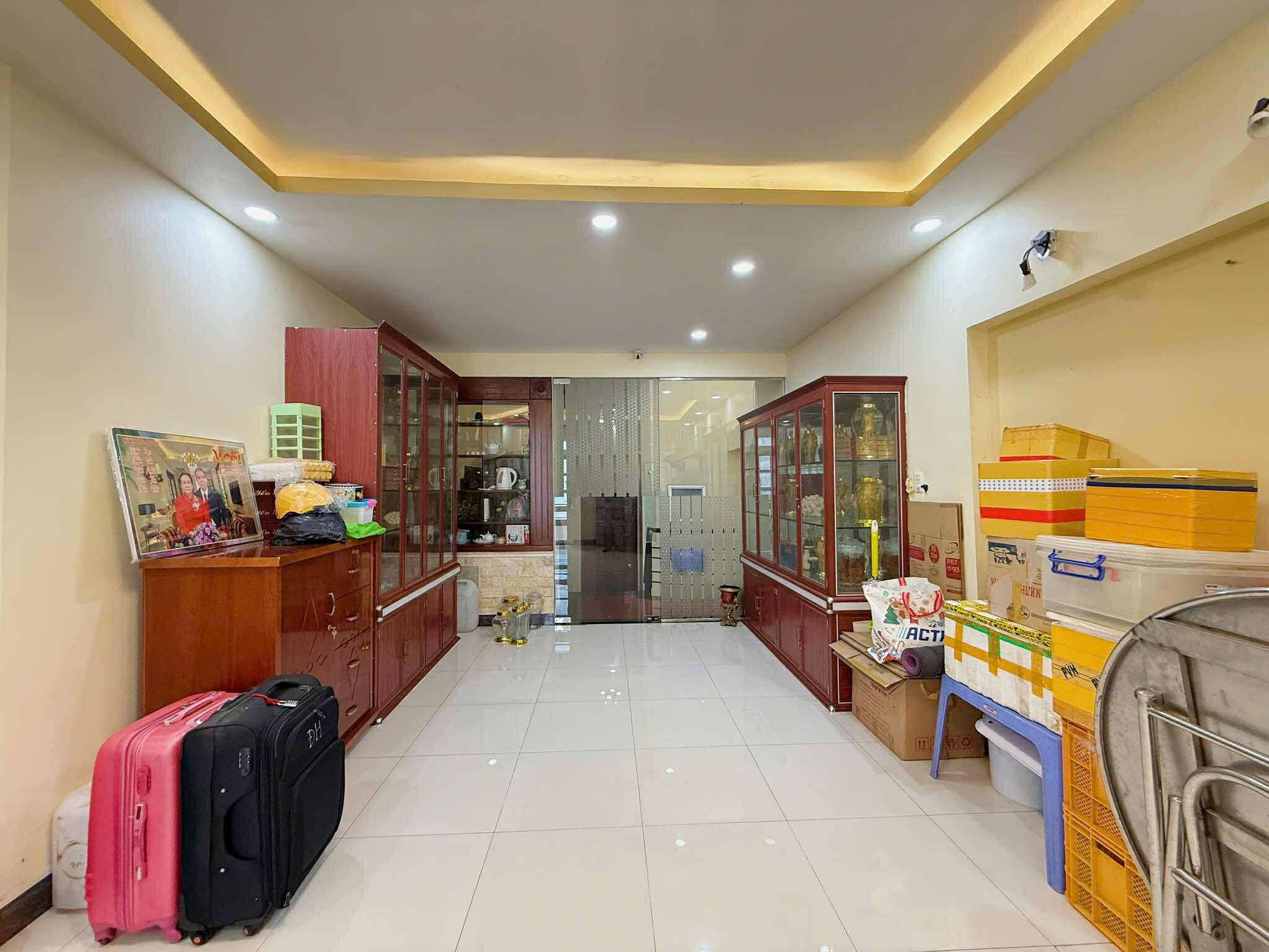 SIÊU PHẨM 2 MẶT TIỀN HXH NGUYỄN XÍ - Ô TÔ NGỦ NHÀ - 4 TẦNG BTCT FULL NỘI THẤT CHỈ 13 T 8
