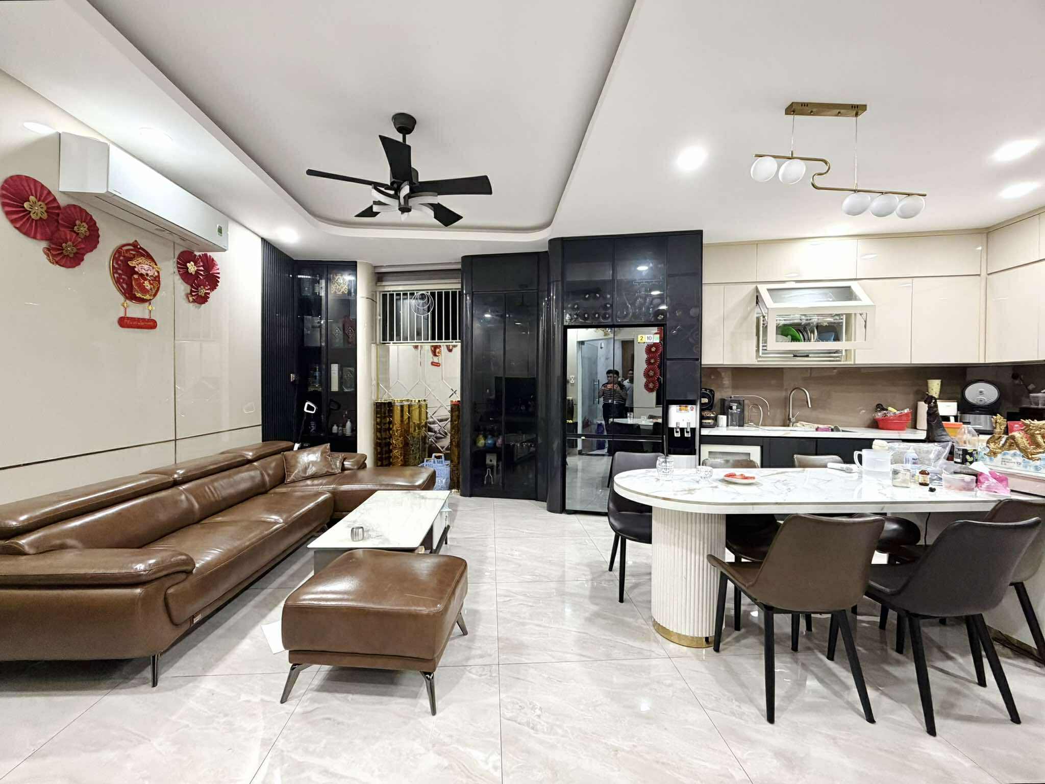 TOÀ NHÀ 8 TẦNG THANG MÁY - LÔ GÓC 3 MẶT THOÁNG - 13 PHÒNG HẺM NHỰA 6M - 24 TỶ 5